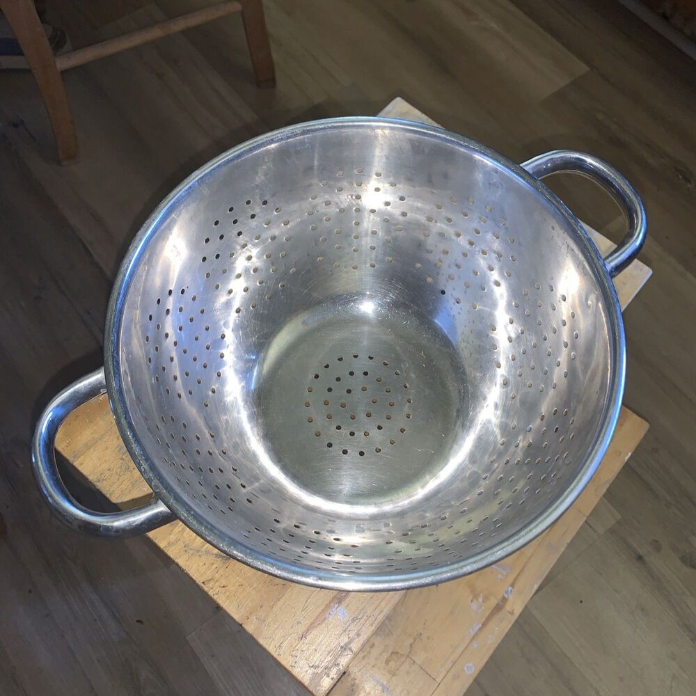 The Sharper Image Stainless Steel  (( 3qt. ))  Colander